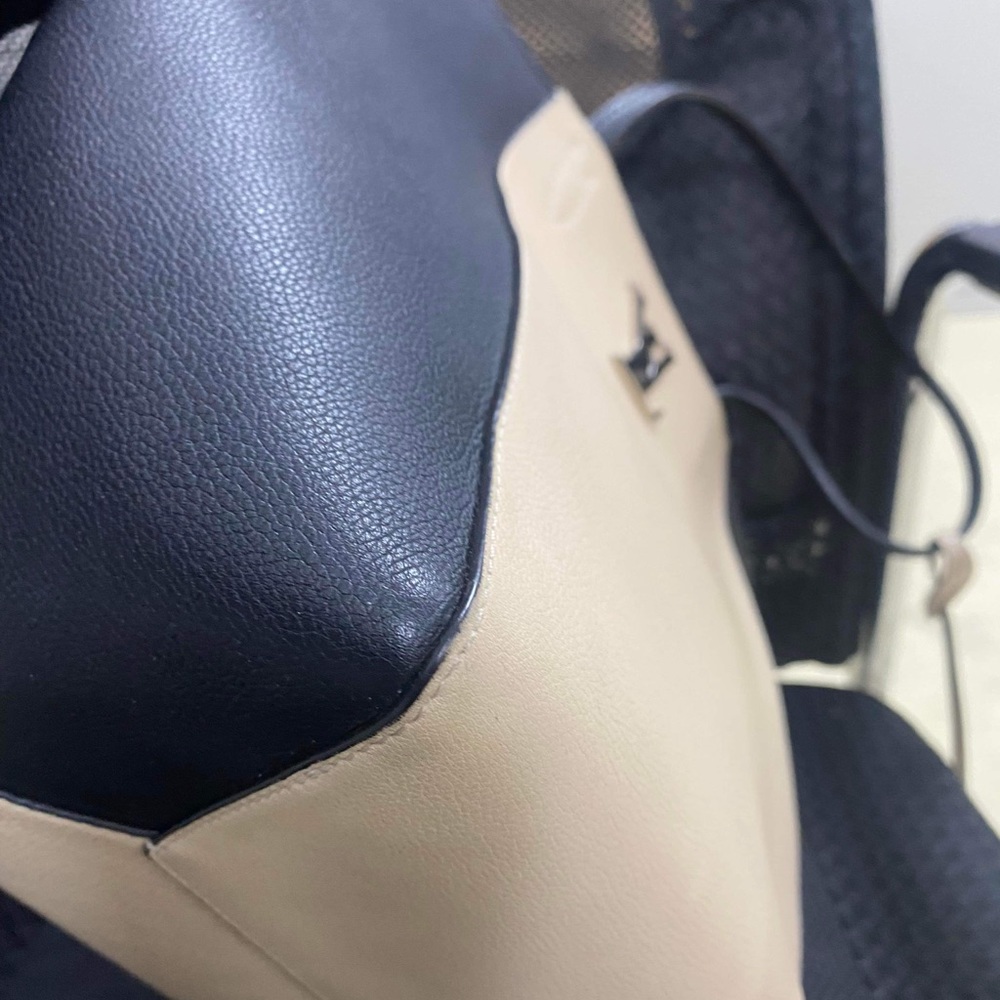 Louis Vuitton Lockme Shoulder Bag - Picture 7 of 8